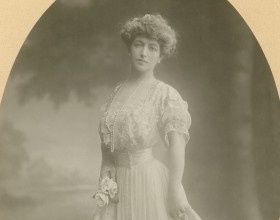 Portrait de Claire Eiffel