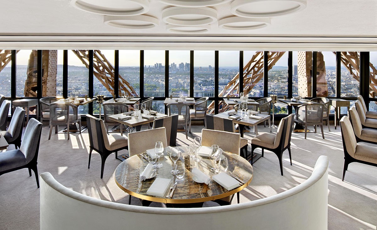 Trocadéro lounge inside Le Jules Verne